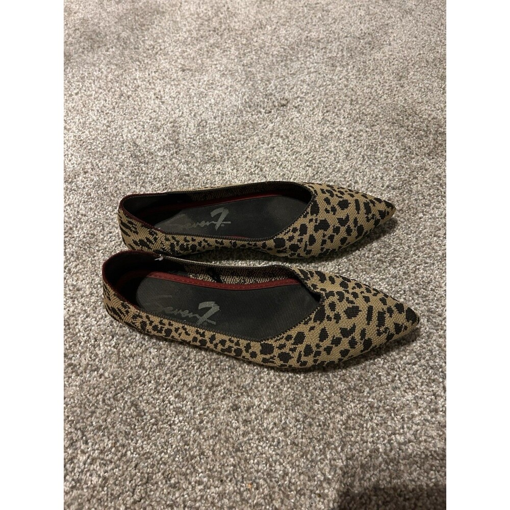Seven7 Elsa Point Toe Flats Sock‎ Fabric Shoes Women's Sz 8 Animal Print
